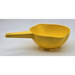 Tupperware Colander Strainer 1 Qt Yellow Double Pour Spouts Kitchen Vintage